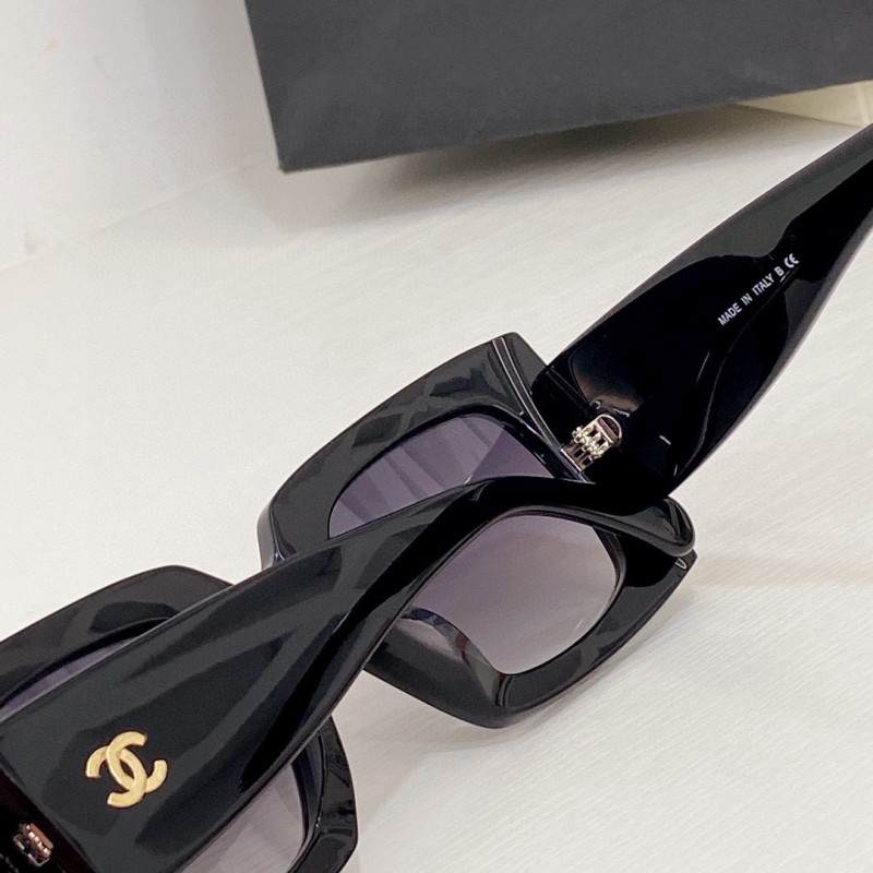 Chanel CH5480 Sunglasses In Black Gold Gradient Gray