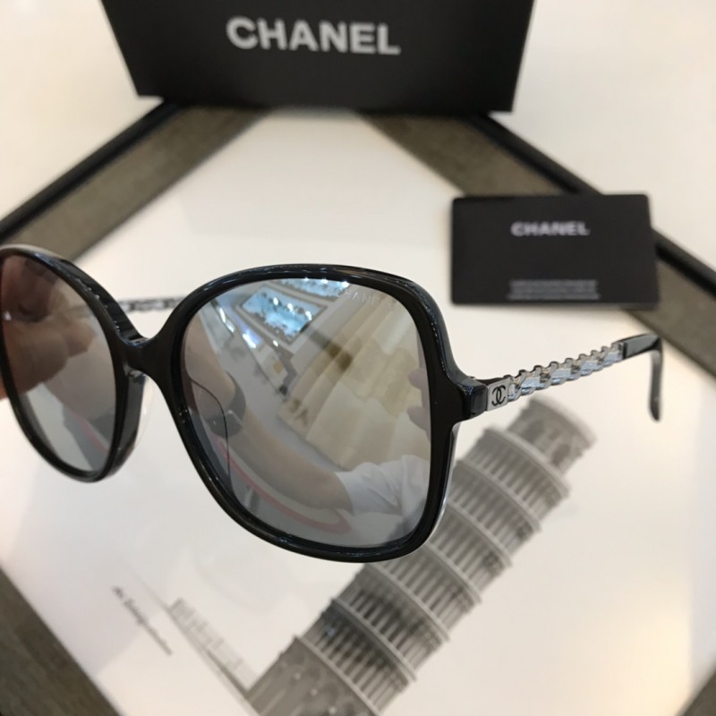 Chanel CH5210 Sunglasses In Tortoiseshell