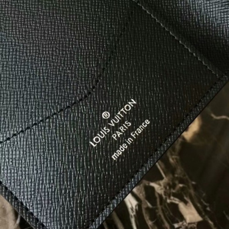 Louis Vuitton Passport Cover N61701