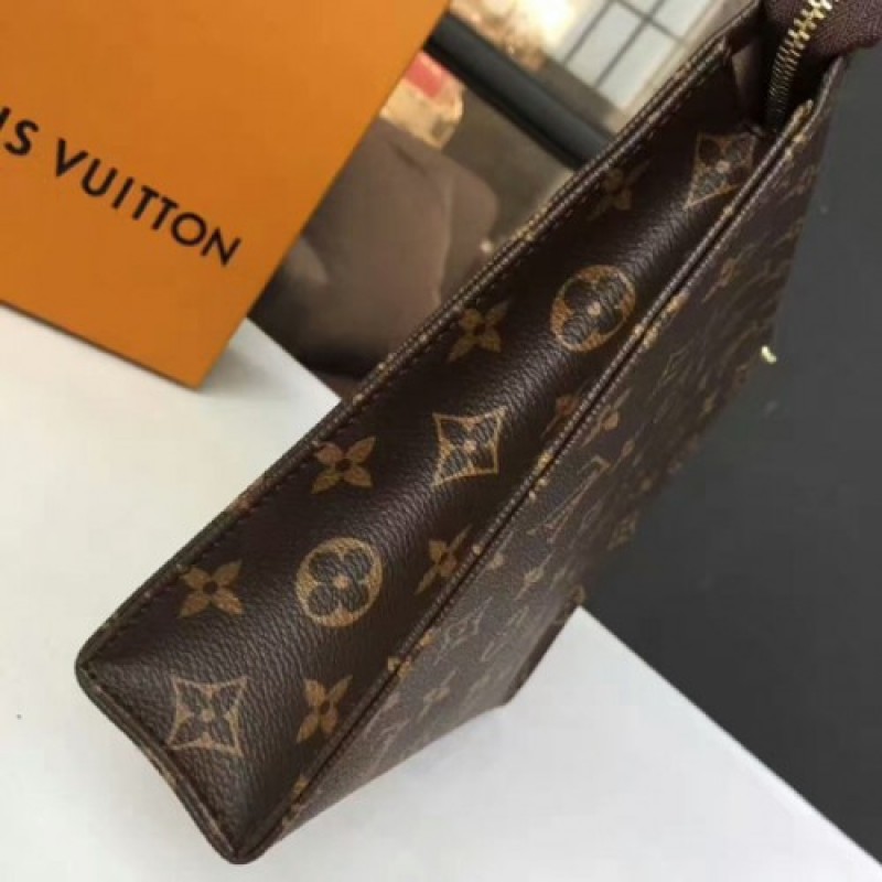 Louis Vuitton Toiletry Pouch 26 M47542