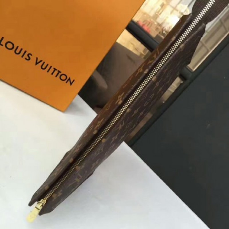 Louis Vuitton Toiletry Pouch 26 M47542