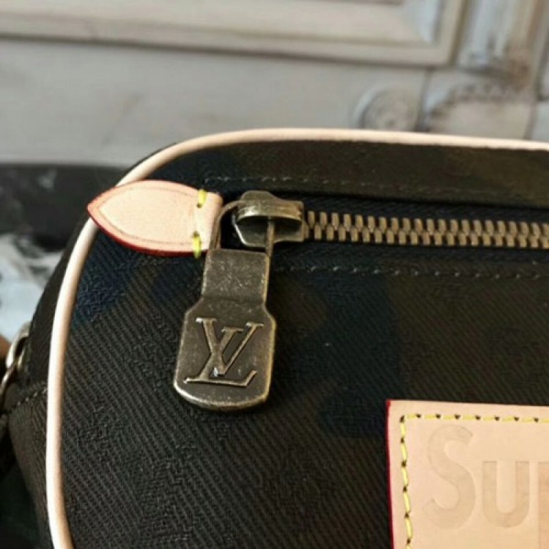 Louis Vuitton X Supreme Bumbag M44202