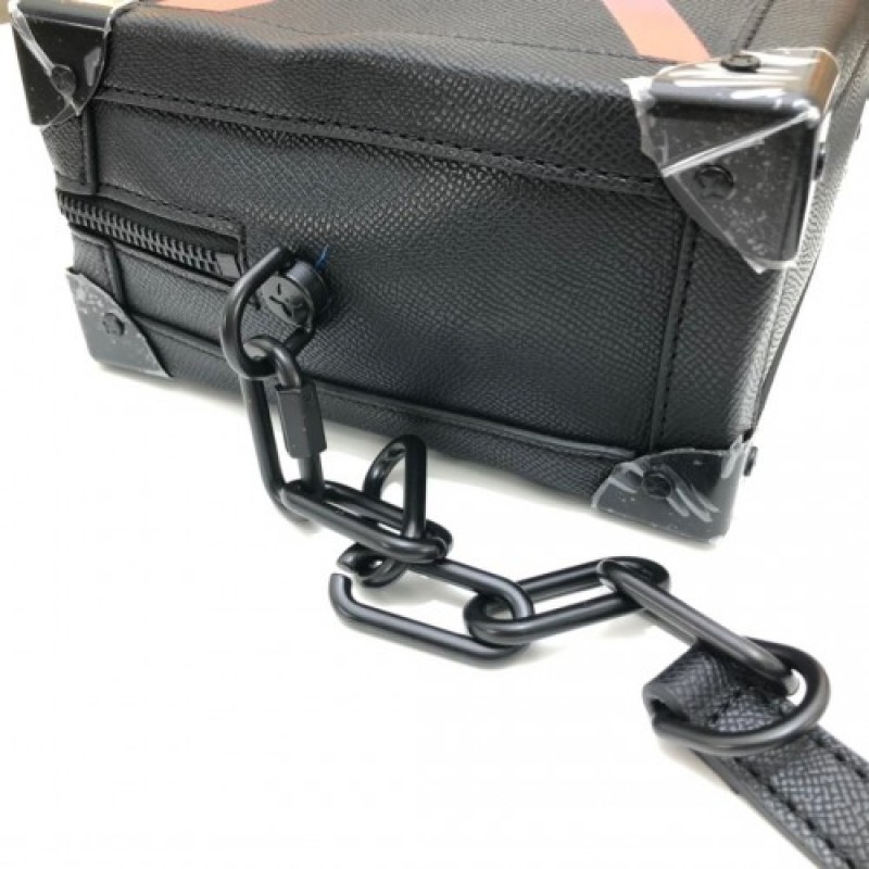 Louis Vuitton Soft Trunk Messenger Bag M30341