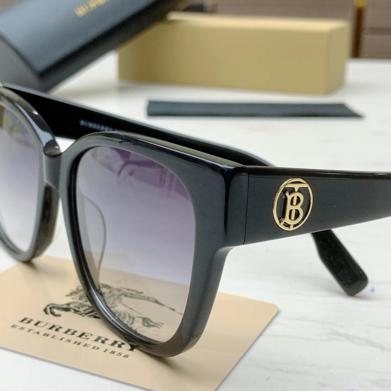 Burberry BE4345 Sunglasses In Black Gradient Gray