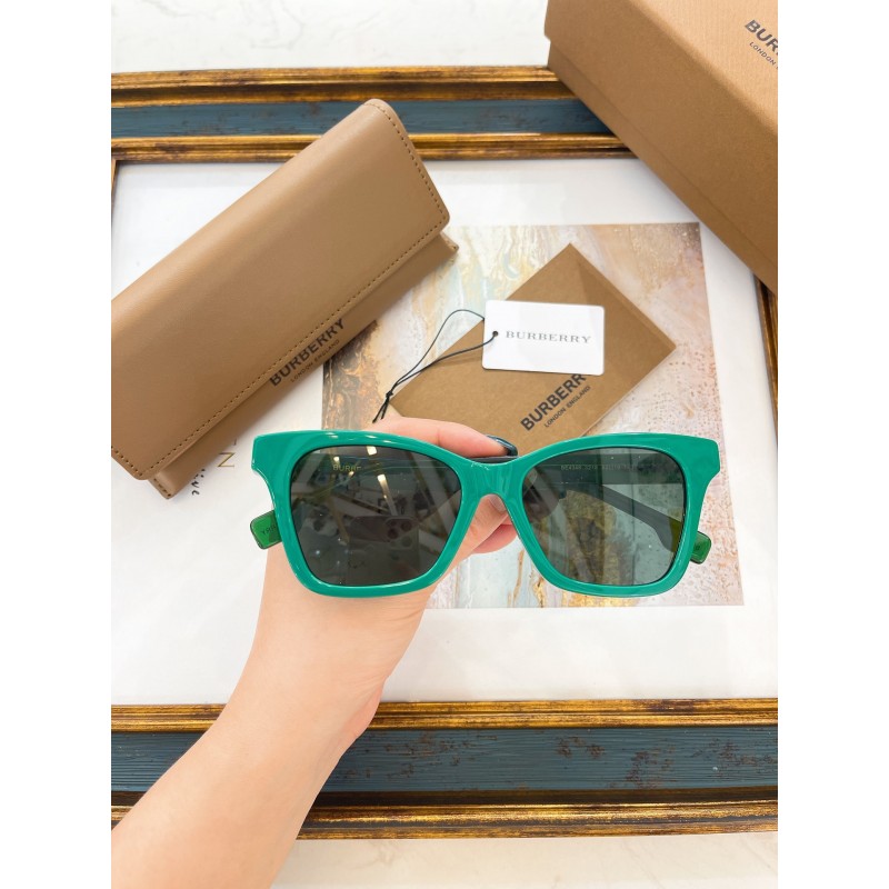 Burberry BE4346 Sunglasses In Green