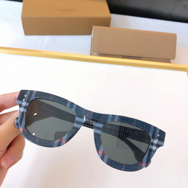 Burberry BE4352 Sunglasses In Striped Black Gray