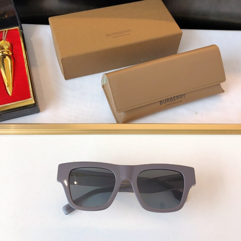 Burberry BE4360 Sunglasses In Gray