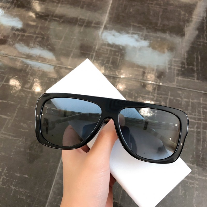 Burberry BE4362 Sunglasses In Black White