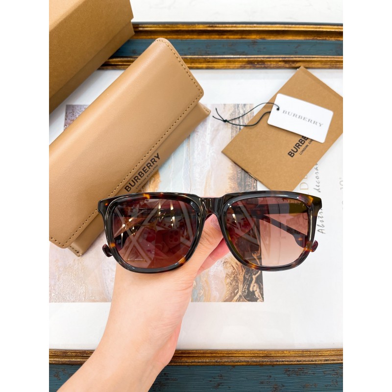 Burberry BE4381 Sunglasses In Tortoiseshell