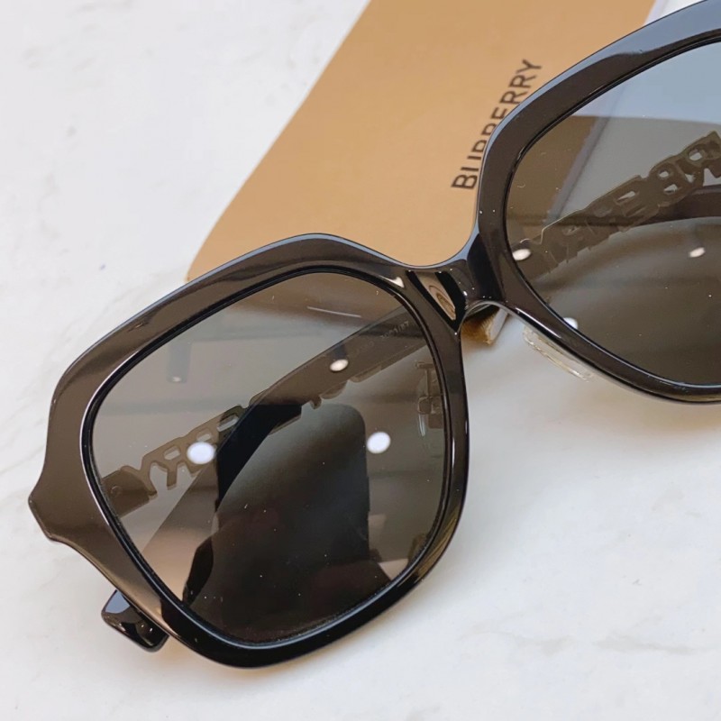 Burberry BE4389 Sunglasses In Black Gray