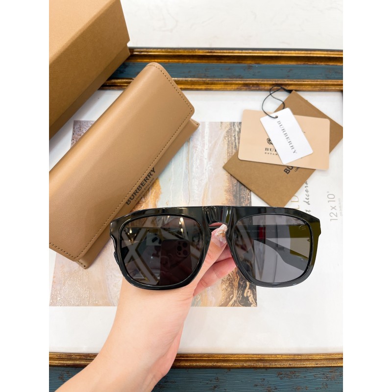 Burberry BE4396 Sunglasses In Black