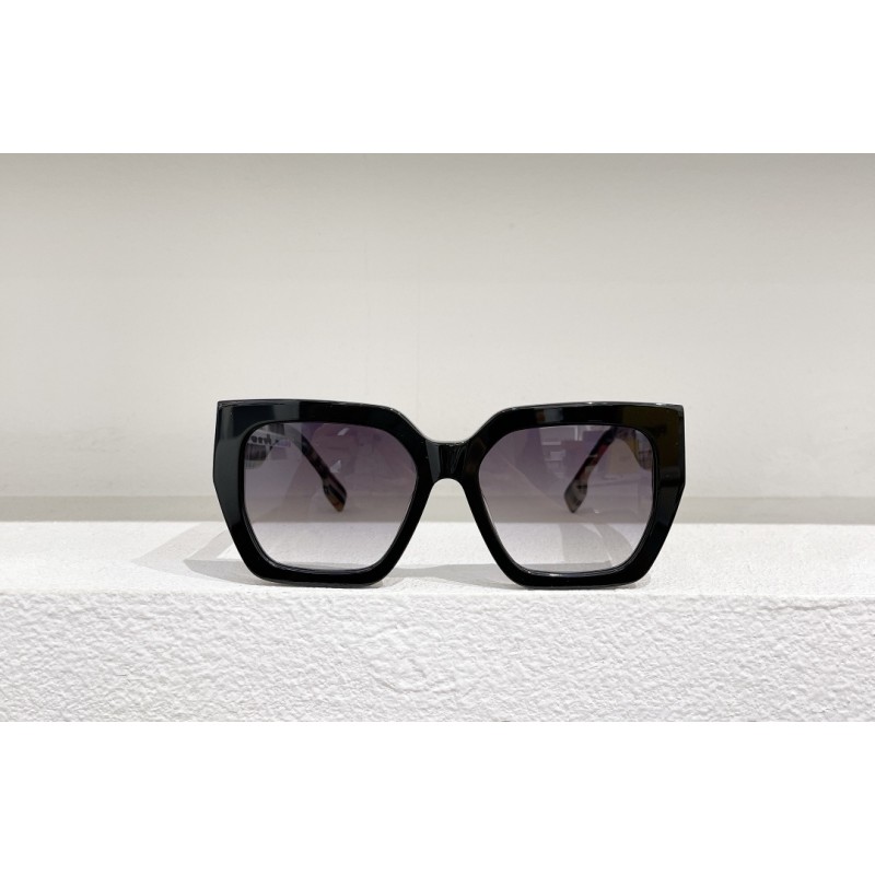 Burberry BE4527 Sunglasses In Black White