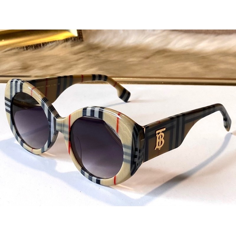 Burberry BE4743 Sunglasses In Black White Gradient Gray