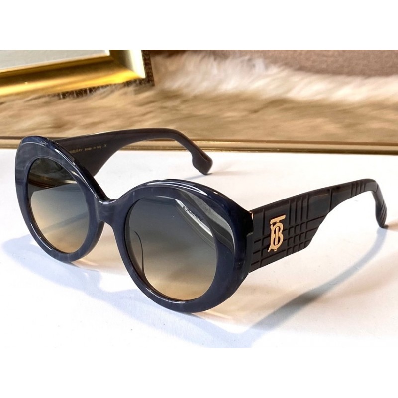 Burberry BE4743 Sunglasses In Gray