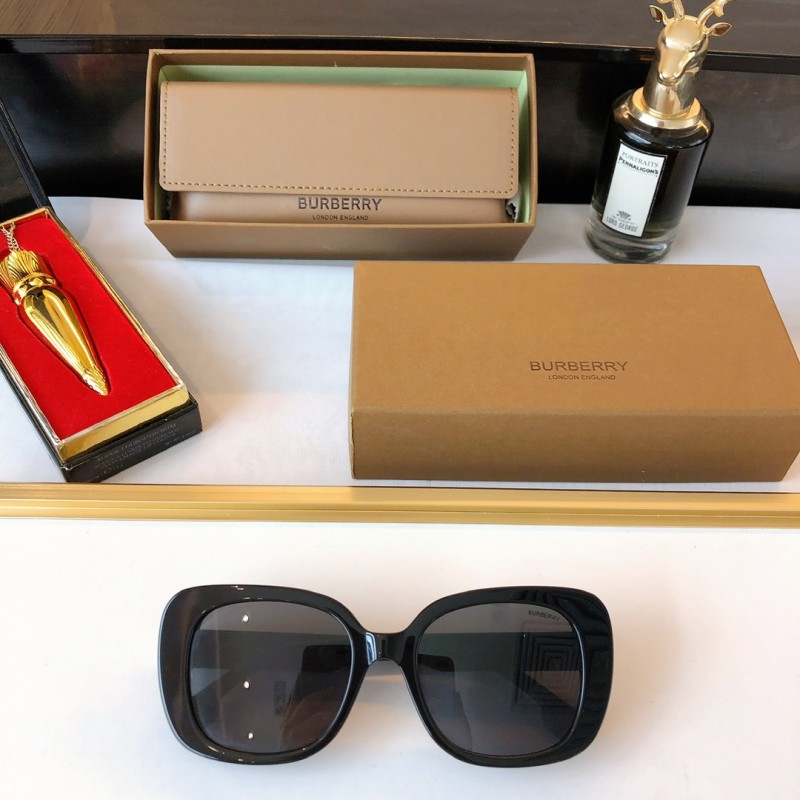 Burberry BE4746 Sunglasses In Black